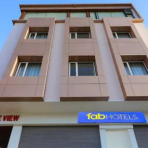 Hotel Fabhotel Peak View, Udaipur